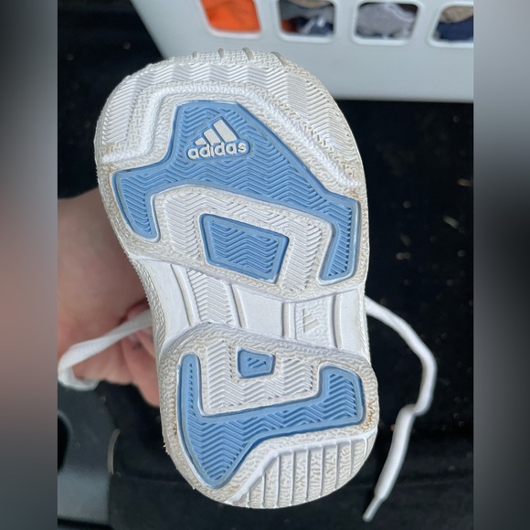 ✨4 FOR $15✨  Baby size 2 Adidas Sneakers - Picture 4 of 4